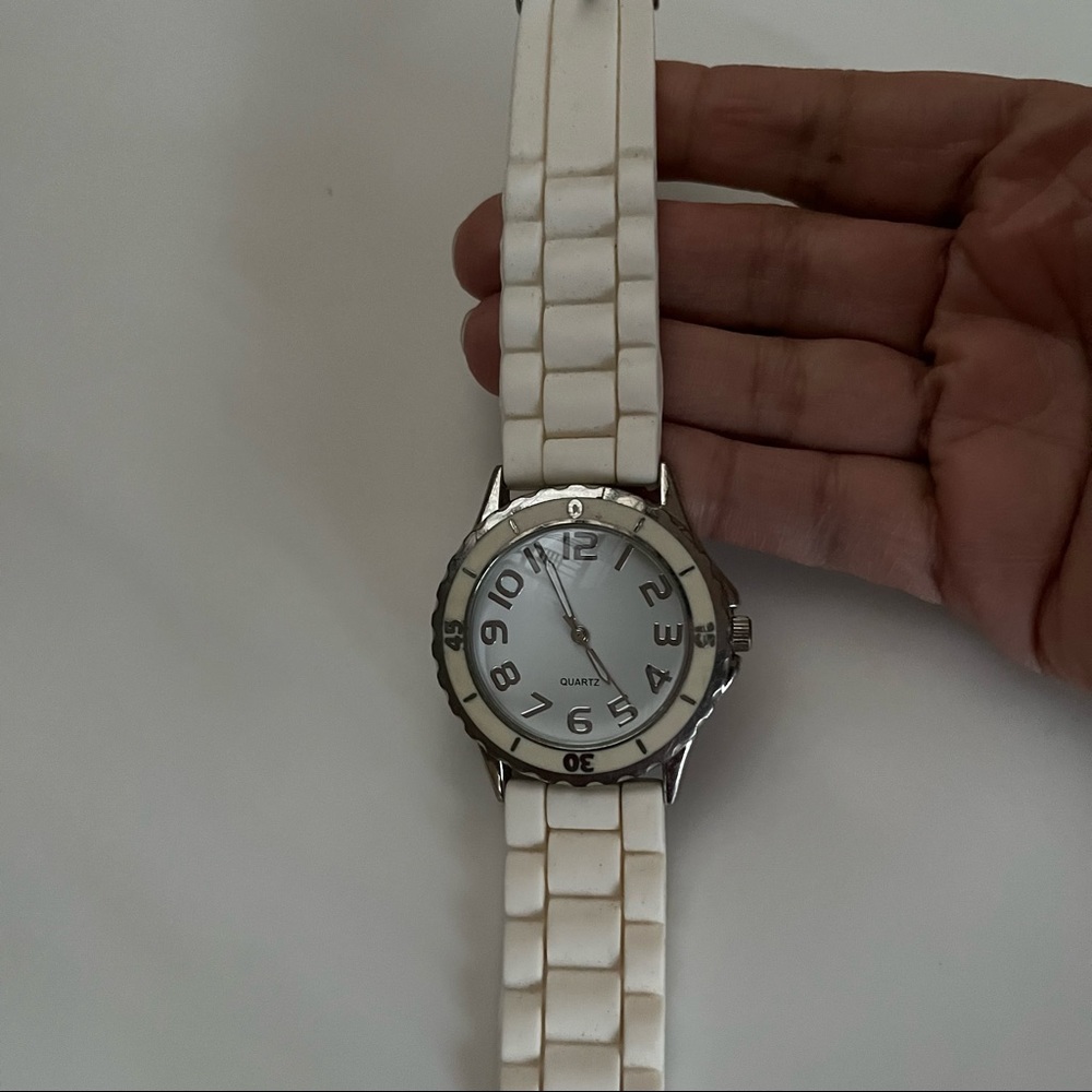 GUC Accutime silicone watch - Picture 2 of 10